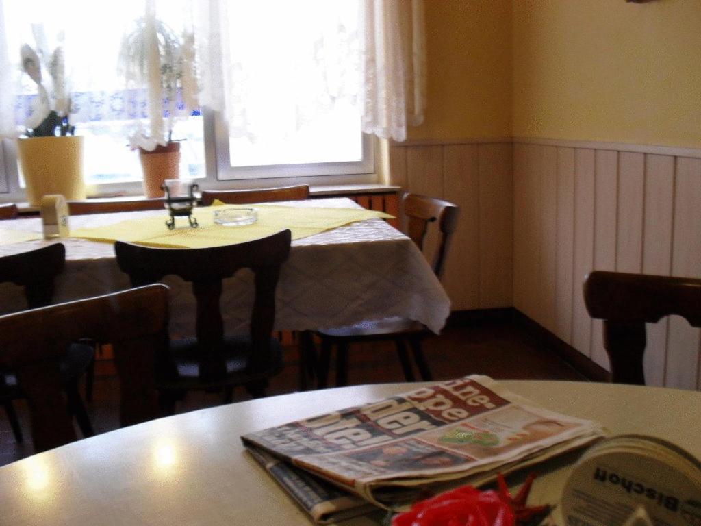 Gasthof Und Pension Mainzer Rad Schwetzingen Bagian luar foto