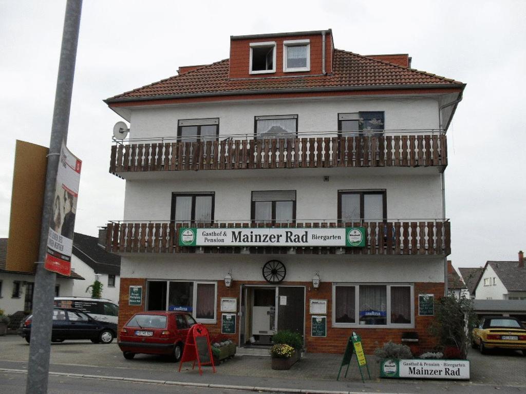 Gasthof Und Pension Mainzer Rad Schwetzingen Bagian luar foto